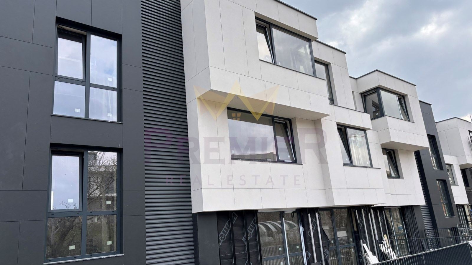 Продава 4-СТАЕН, гр. Варна, Бриз, снимка 15 - Апартаменти - 54363894