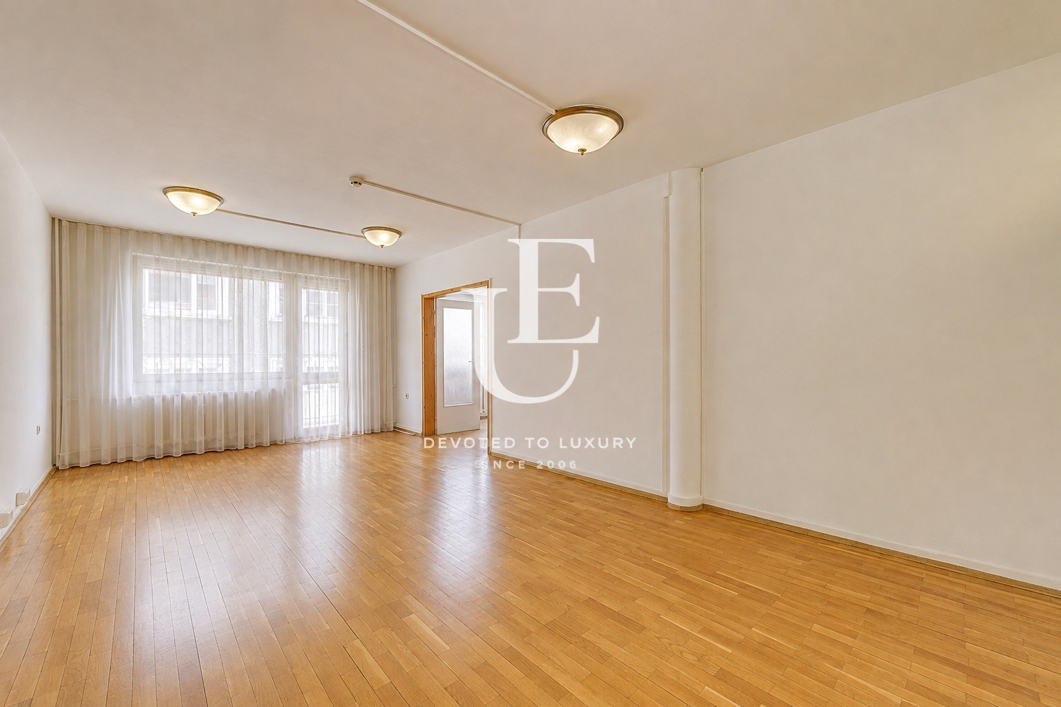 Продава МНОГОСТАЕН, гр. София, Център