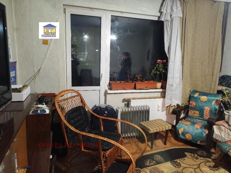 Продава 3-СТАЕН, гр. Перник, Димова махала, снимка 8 - Апартаменти - 52642440