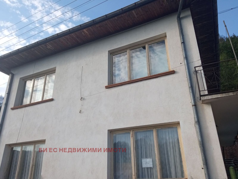 Продава КЪЩА, с. Брусен, област София област, снимка 1 - Къщи - 47317454