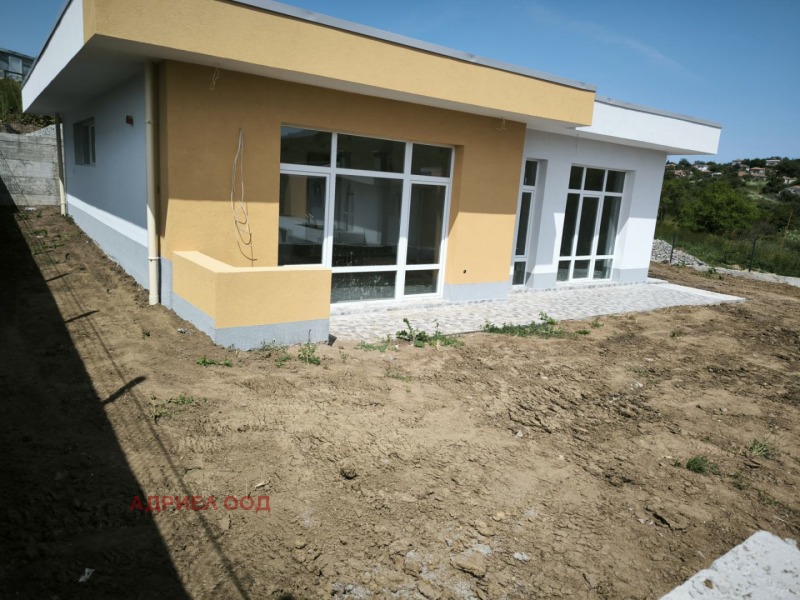 Продава КЪЩА в област Бургас, с. Черни връх - 130 кв.м / 127 400 € » 249 172.74 лв., АДРИЕЛ ООД