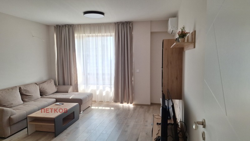 De vânzare  1 dormitor Varna , Vâzrajdane 3 , 72 mp | 85306375