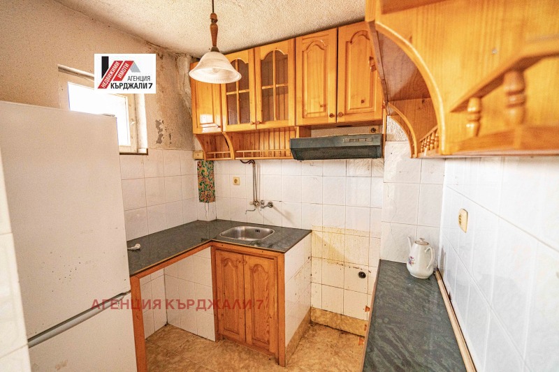 Продава 3-СТАЕН, гр. Кърджали, Център, снимка 9 - Aпартаменти - 48096722