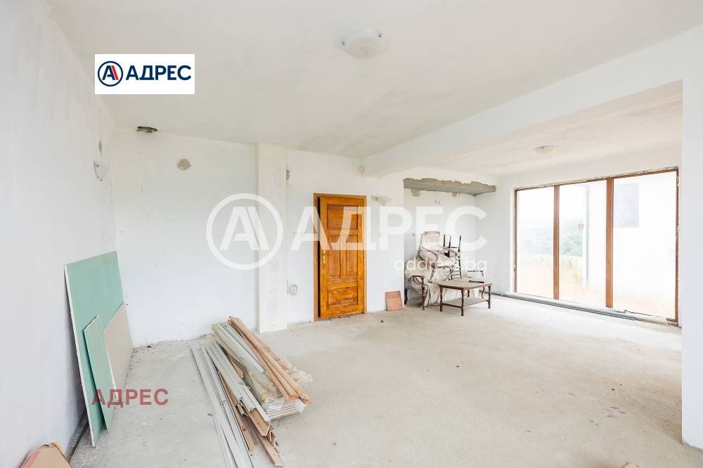 Продава КЪЩА, с. Църква, област Добрич, снимка 2 - Къщи - 54253557