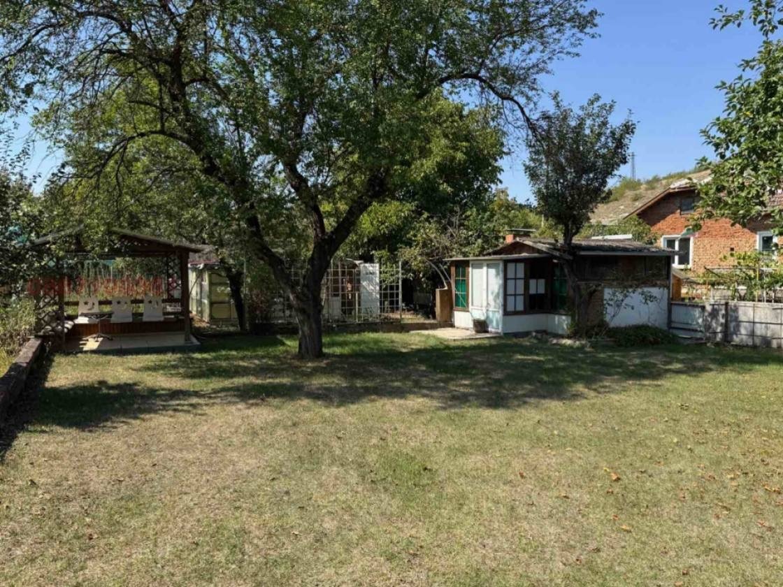 Продава КЪЩА, с. Тученица, област Плевен, снимка 16 - Къщи - 55513388
