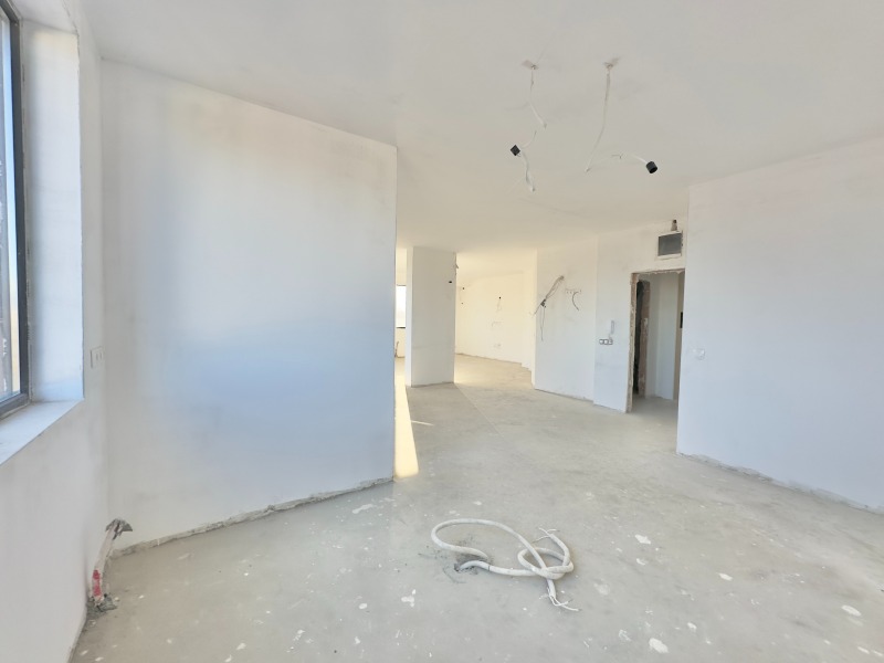 Продава МНОГОСТАЕН, гр. София, Полигона, снимка 2 - Апартаменти - 52535263