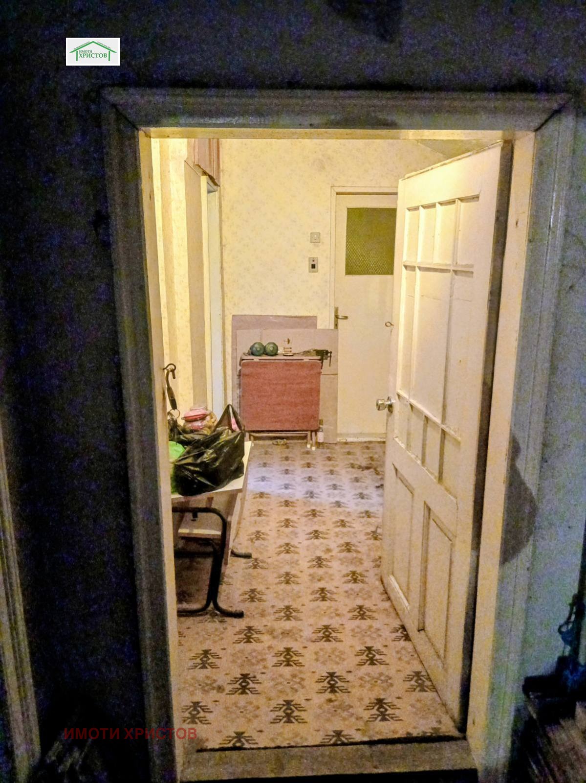 Продава 4-СТАЕН, гр. Шумен, Пазара, снимка 14 - Апартаменти - 54069342