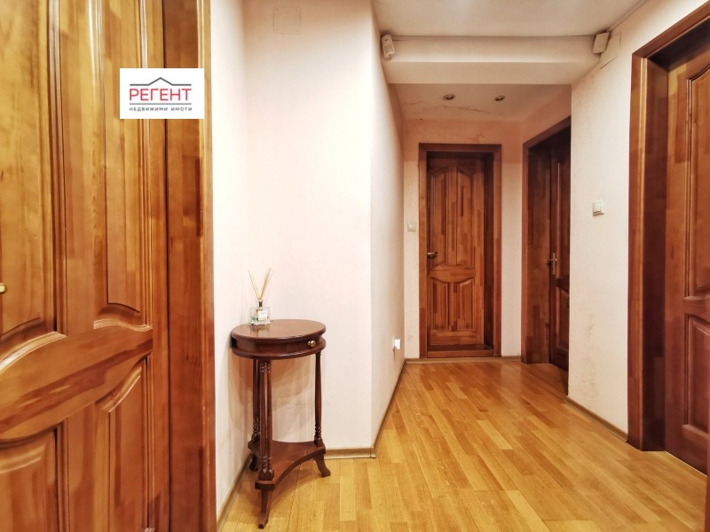 Продава  3-стаен град Варна , Център , 105 кв.м | 22620083 - изображение [11]