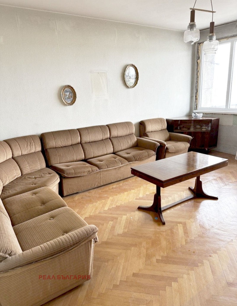 Продава  3-стаен, град Русе, Широк център • 89 900 EUR • ID 81822165 — holmes.bg - [1] 