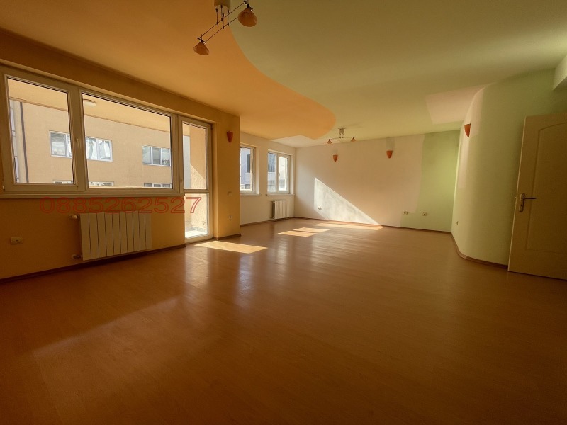 En venta  Casa Plovdiv , Tsentar , 582 metros cuadrados | 47647498 - imagen [12]
