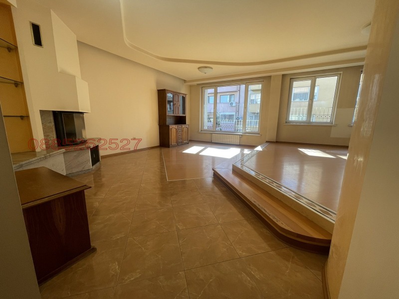 En venta  Casa Plovdiv , Tsentar , 582 metros cuadrados | 47647498 - imagen [10]