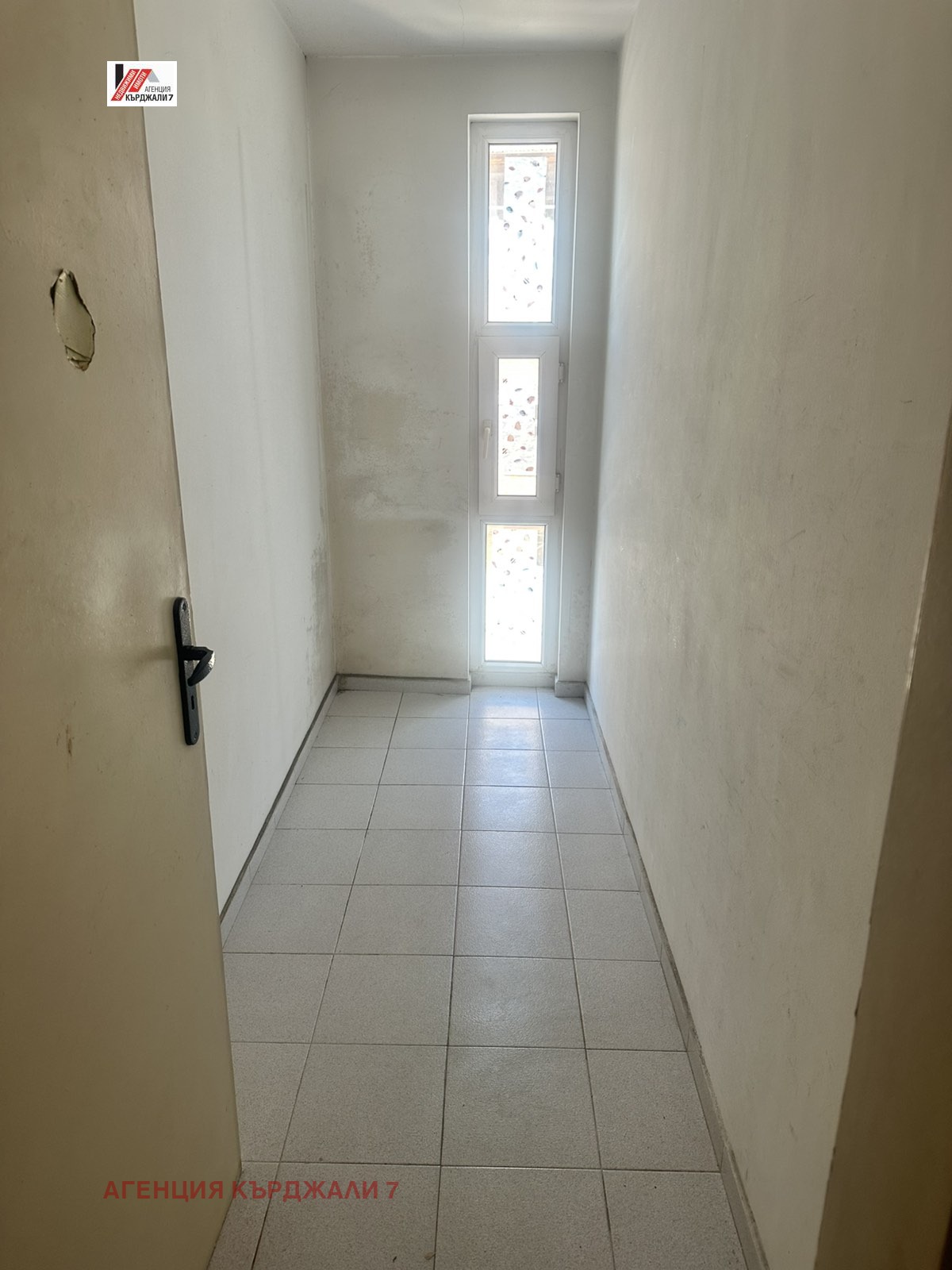 Продава МНОГОСТАЕН, гр. Кърджали, Център, снимка 16 - Апартаменти - 54627839