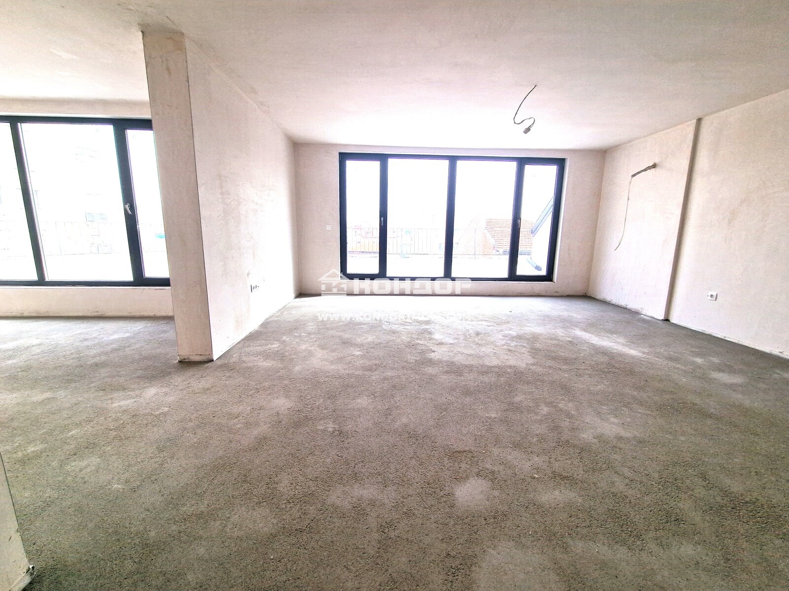 Продава МНОГОСТАЕН, гр. Пловдив, Център, снимка 2 - Апартаменти - 49952008