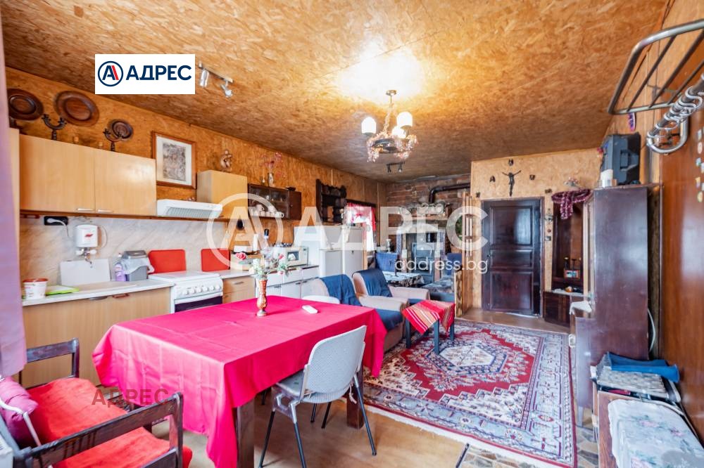 Продава КЪЩА, с. Изгрев, област Варна