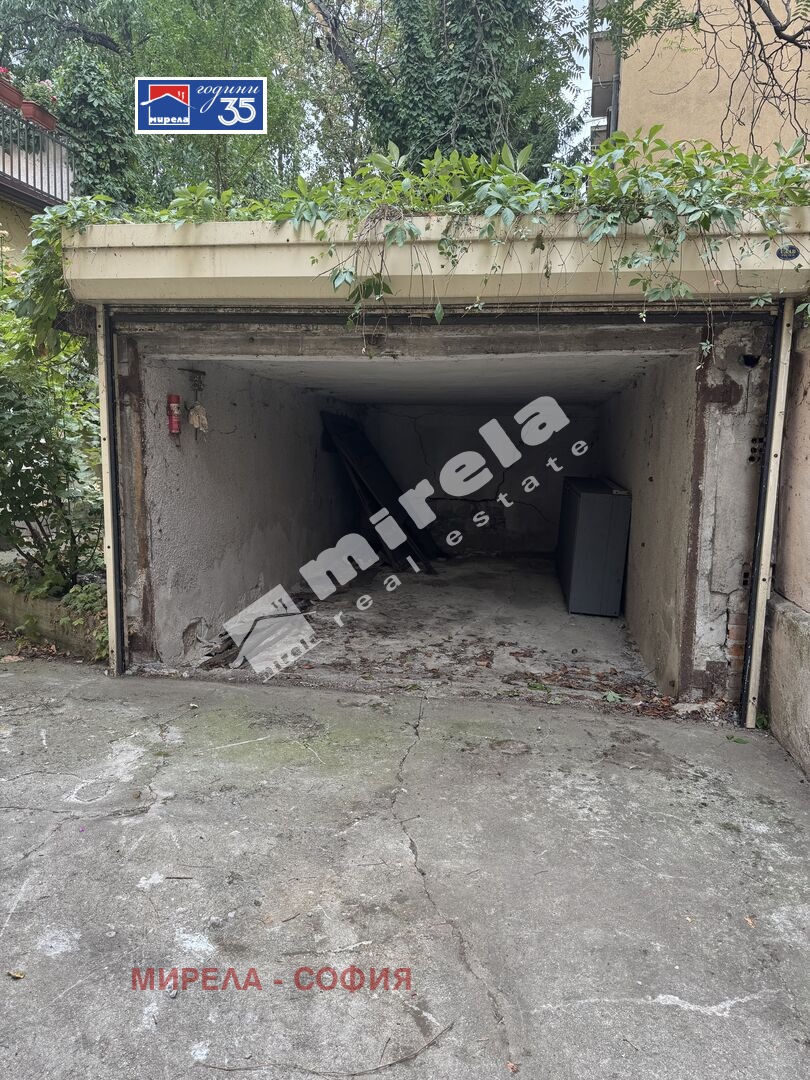 Продава ГАРАЖ, ПАРКОМЯСТО, гр. София, Център, снимка 2 - Гаражи и паркоместа - 54517626