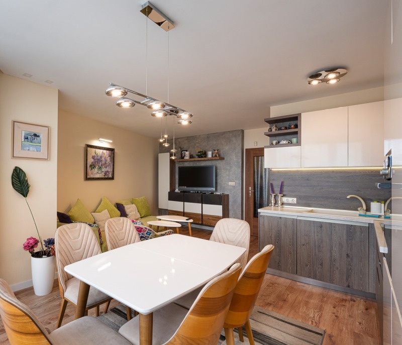Продава МЕЗОНЕТ в град Варна, Бриз - 145 кв.м / 335 000 € » 655 203.05 лв., АДМИРАЛ РИЪЛ ЕСТЕЙТ ЕООД