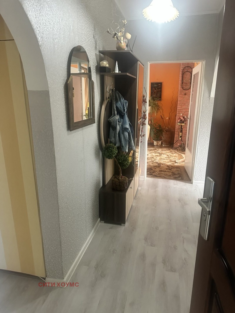 Продава МНОГОСТАЕН, гр. Кърджали, Възрожденци, снимка 4 - Апартаменти - 52594133