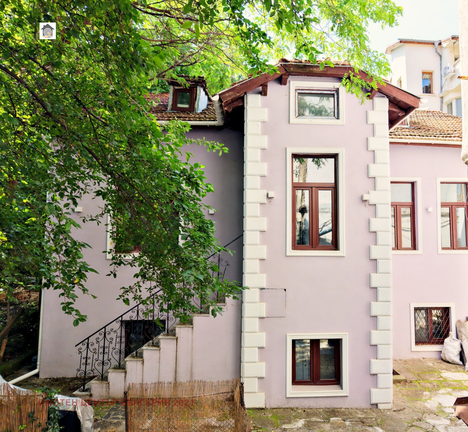 Продава КЪЩА, гр. София, Център