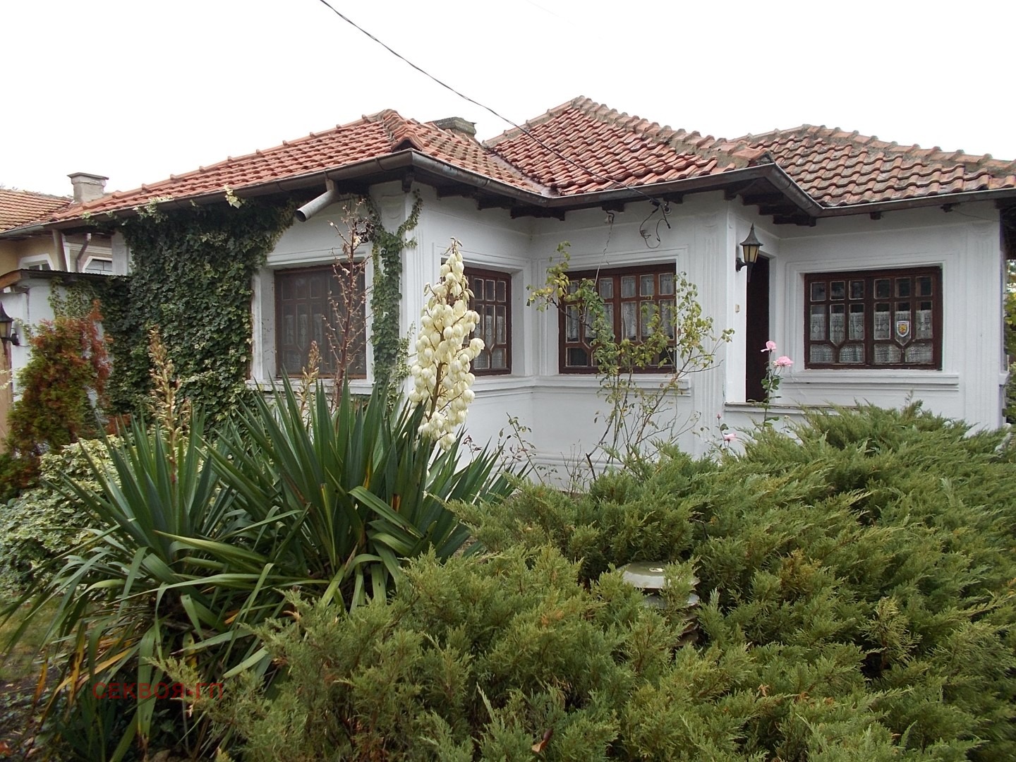 Продава КЪЩА, гр. Балчик, област Добрич, снимка 2 - Къщи - 56636410
