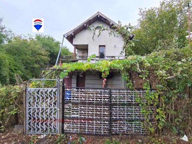 Продава ВИЛА в град Русе, в.з. Касева Чешма - 25 кв.м / 19 900 € » 38 921.02 лв., РЕМАКС РИВЪР ЕСТЕЙТ