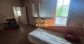 Продава  1-стаен, град Пловдив