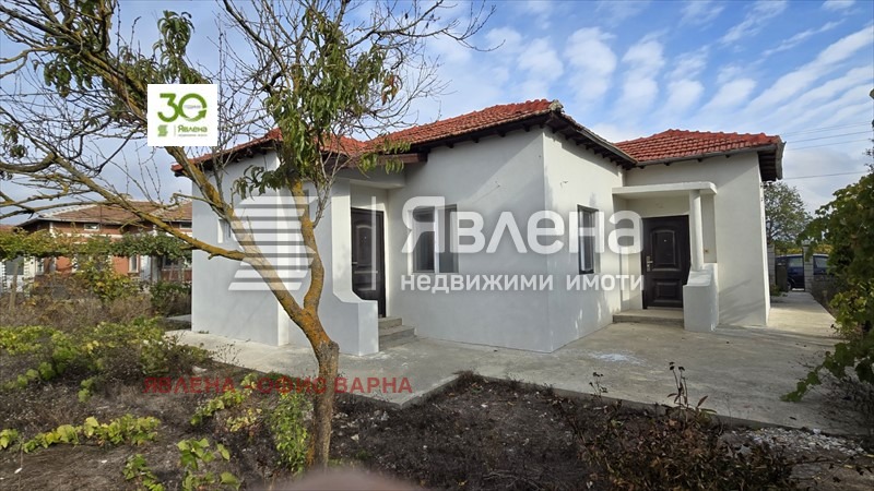 Продава КЪЩА, с. Соколово, област Добрич, снимка 2 - Къщи - 52998801