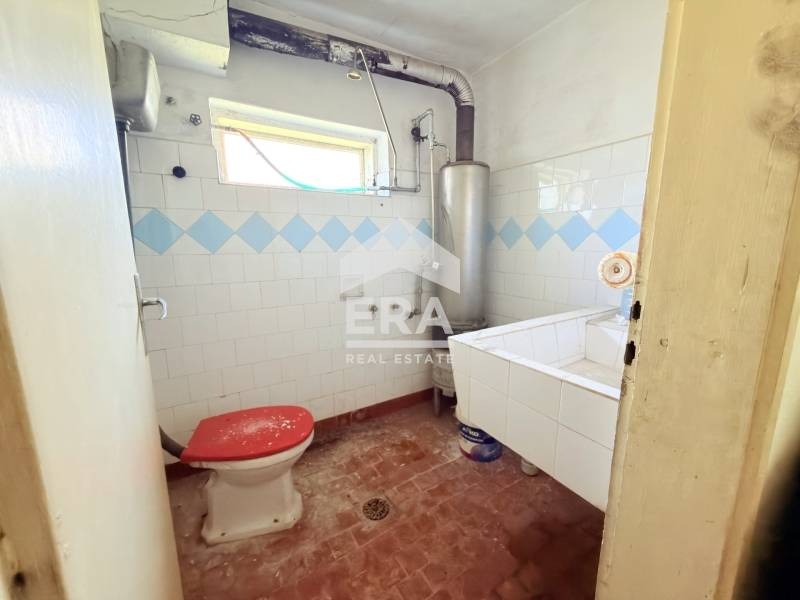 Продава КЪЩА, гр. Дебелец, област Велико Търново, снимка 15 - Къщи - 55319911