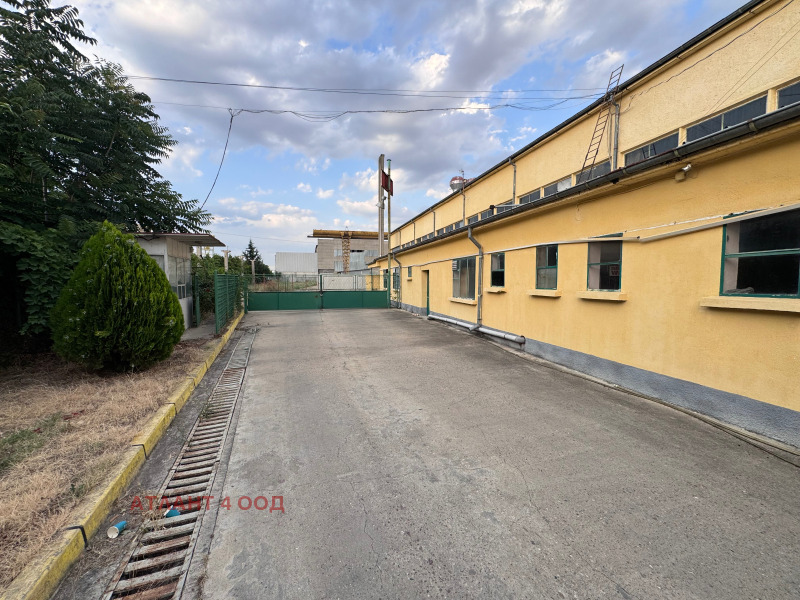Till salu  Industribyggnad Stara Zagora , Industrialna zona - iztok , 3599 kvm | 76269109 - bild [3]