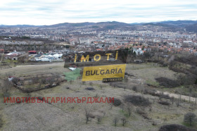 Juoni Bajkal, Kardžali