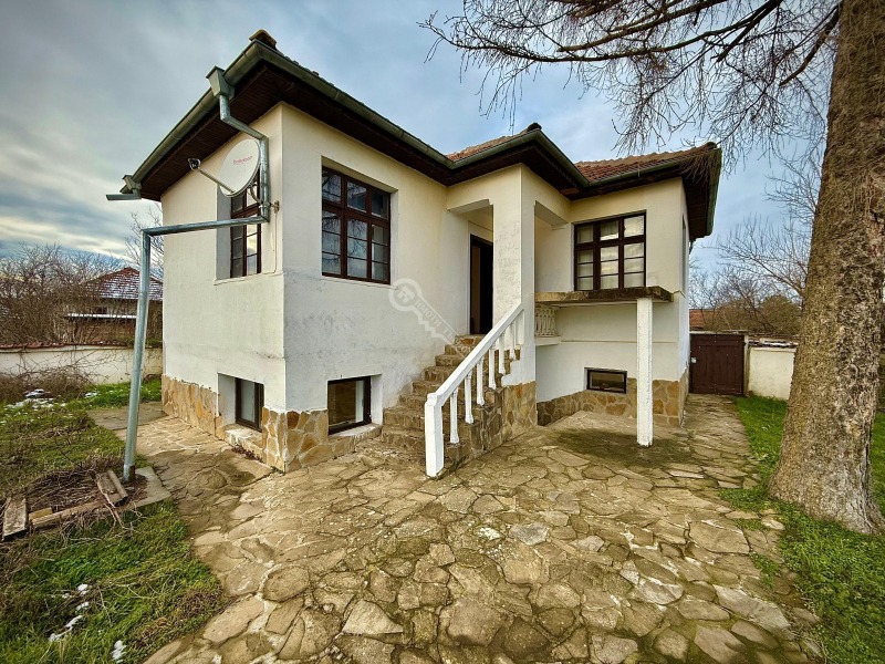 Продава КЪЩА, с. Върбица, област Велико Търново