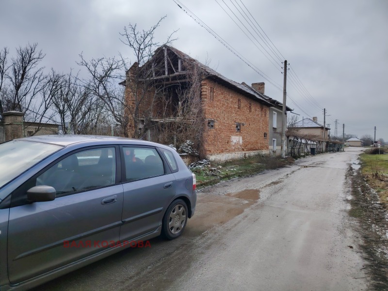 Продава КЪЩА, с. Комарево, област Плевен, снимка 8 - Къщи - 53593294