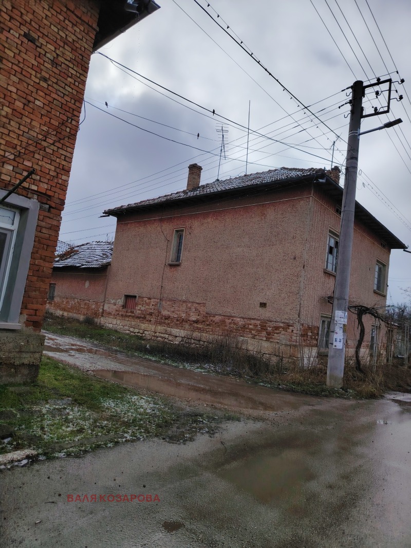 Продава КЪЩА, с. Комарево, област Плевен, снимка 2 - Къщи - 53593294