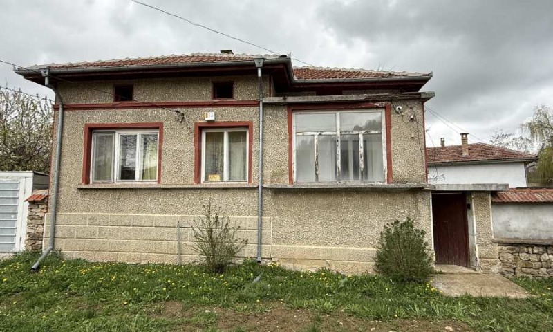 Продава КЪЩА в област Габрово, с. Добромирка - 120 кв.м / 48 000 € » 93 879.84 лв., СУПРИММО ОФИСИ В СТРАНАТА