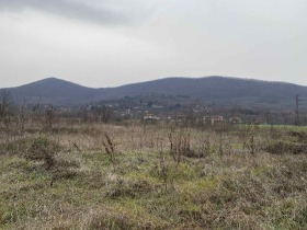 Grund Botevgrad, region Sofia 2