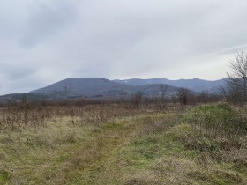 Grund Botevgrad, region Sofia 1