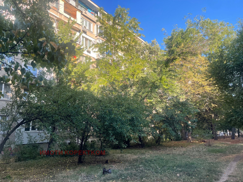 For Sale  2 bedroom Sofia , Iztok , 190 sq.m | 58937632