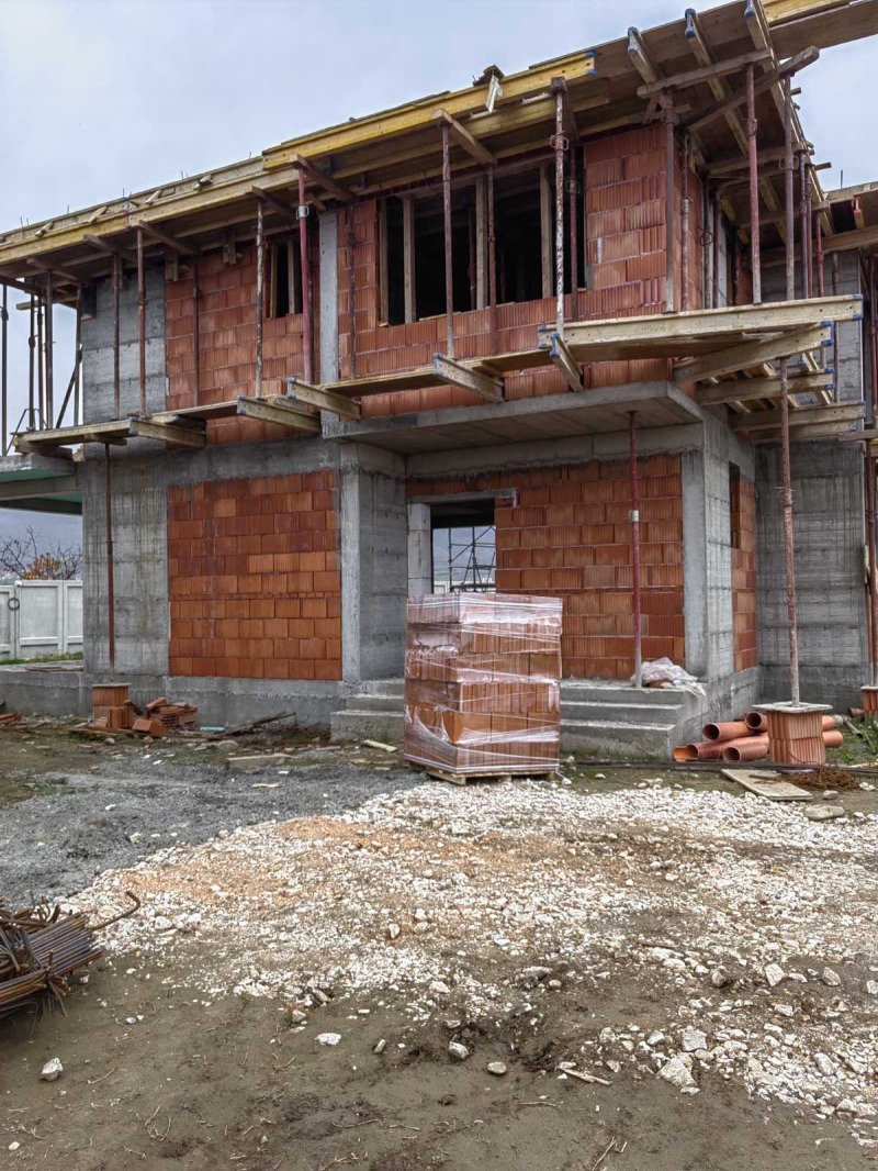 Продава КЪЩА, с. Първенец, област Пловдив