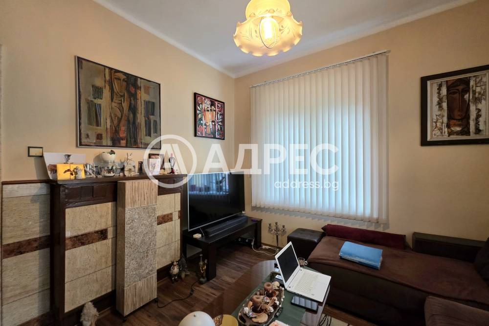 Продава КЪЩА, гр. София, Медицинска академия, снимка 3 - Къщи - 54941663