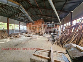 Industribygning Dolna banya, region Sofia 10