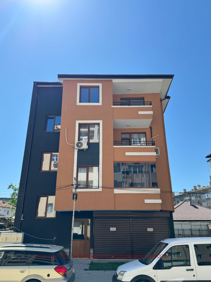 Продава  2-стаен град Търговище , Център , 66 кв.м | 45965776