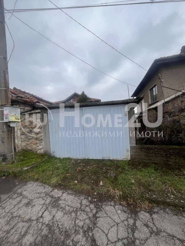 Продава ЕТАЖ ОТ КЪЩА, гр. Перник, Църква, снимка 2 - Етаж от къща - 53353636