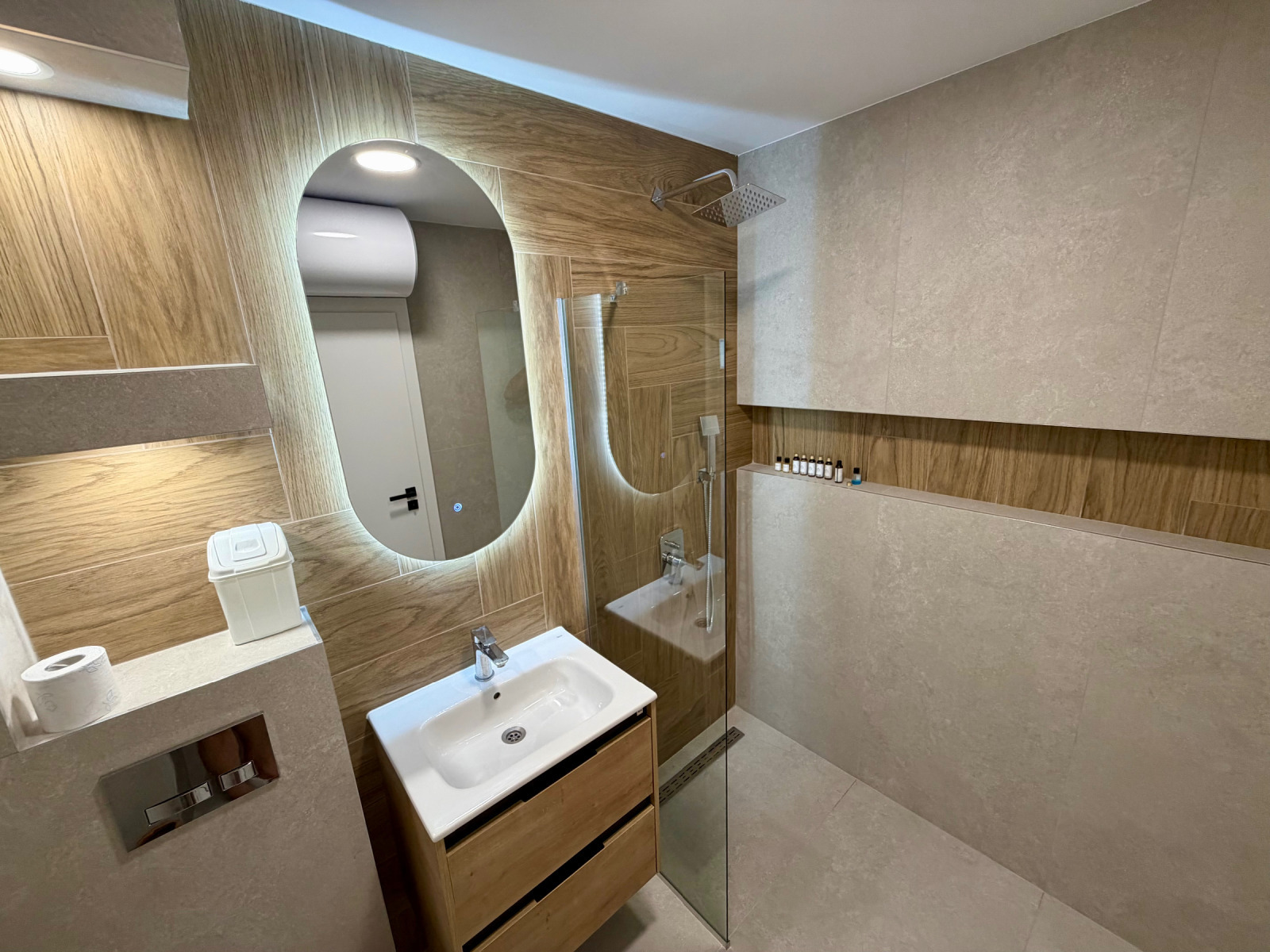 Продава 2-СТАЕН, гр. Пловдив, Остромила, снимка 11 - Апартаменти - 55691596