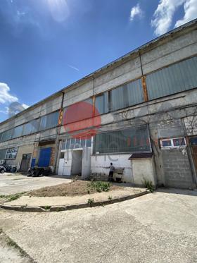 Продажба на промишлени помещения в град Добрич - изображение 1 