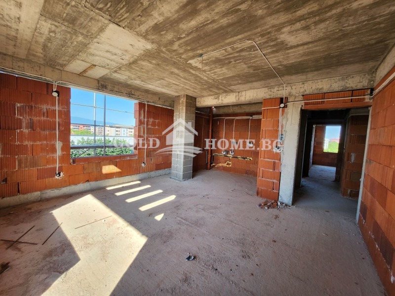 À venda  2 quartos Plovdiv , Ostromila , 122 m² | 93141884