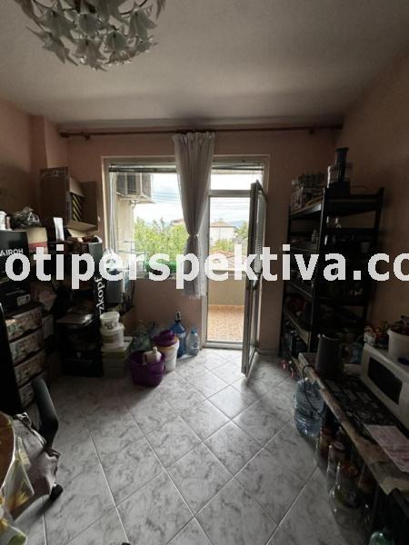 Продава ЕТАЖ ОТ КЪЩА, гр. Пловдив, Христо Смирненски, снимка 2 - Етаж от къща - 52721161