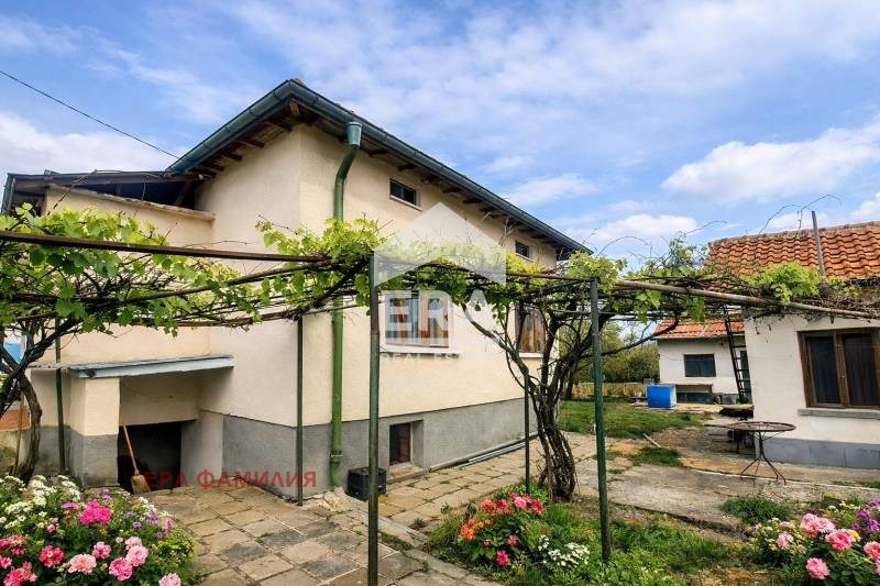 Продава КЪЩА, с. Габер, област София област