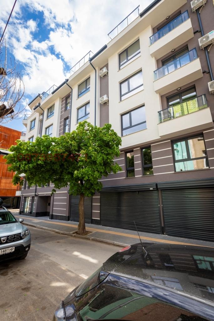 Продава ХОТЕЛ, гр. София, Център, снимка 2 - Хотели - 56080671