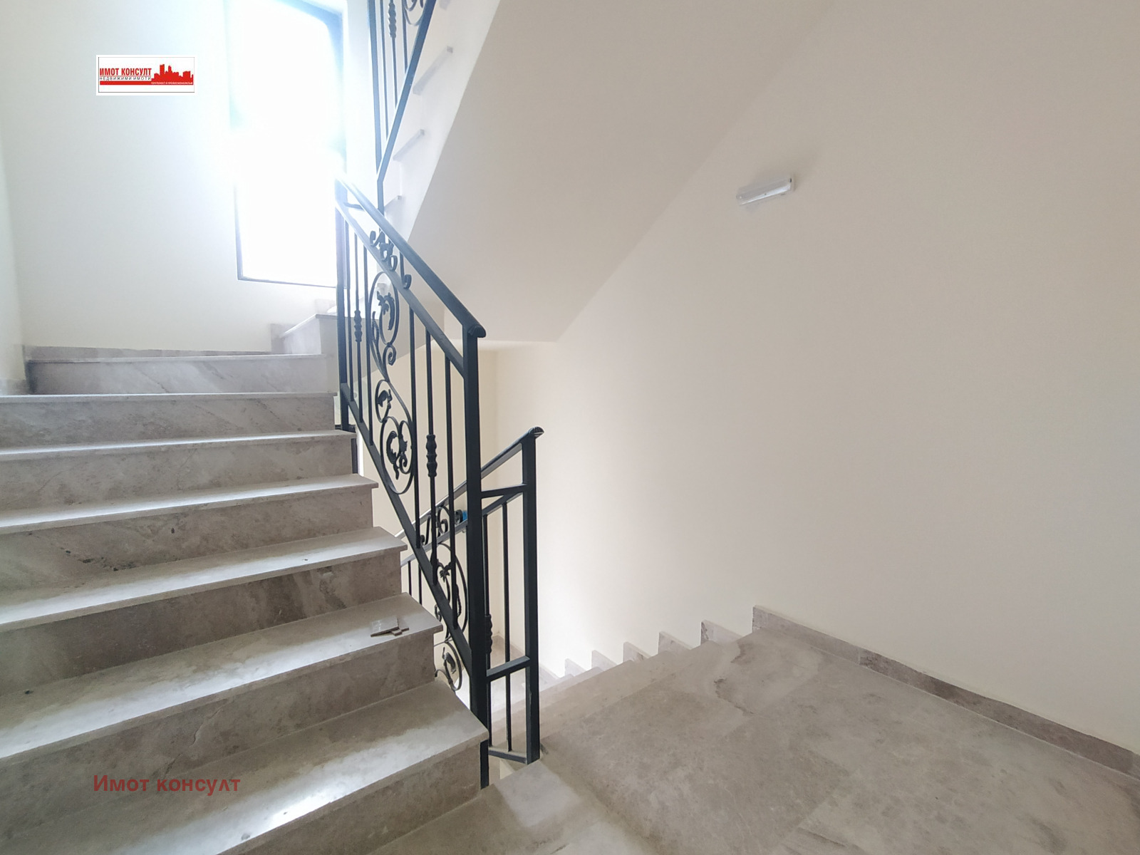 Продава 3-СТАЕН, гр. Пловдив, Център, снимка 2 - Апартаменти - 52654571
