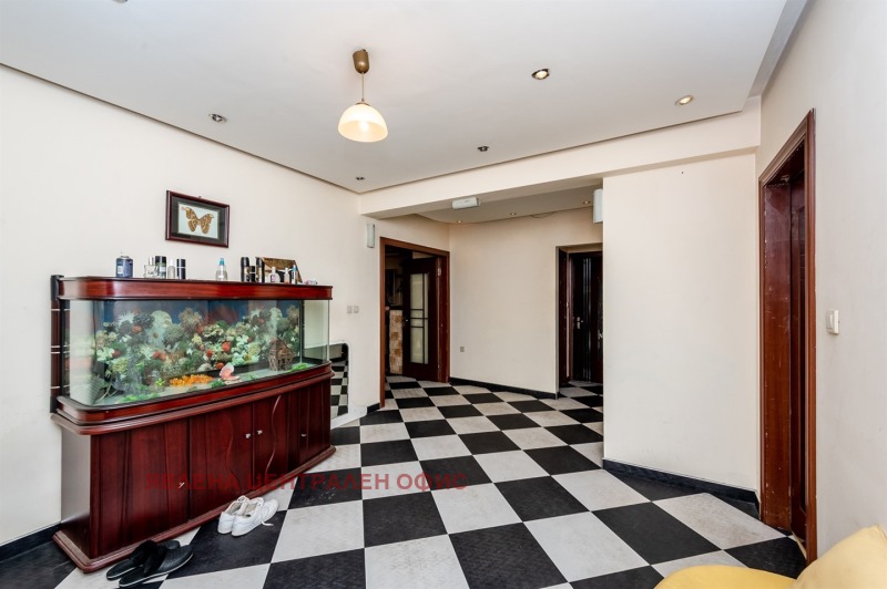 Продава 3-СТАЕН в град София, Люлин 10 - 135 кв.м / 199 900 € » 390 970.42 лв., ЯВЛЕНА ЦЕНТРАЛЕН ОФИС