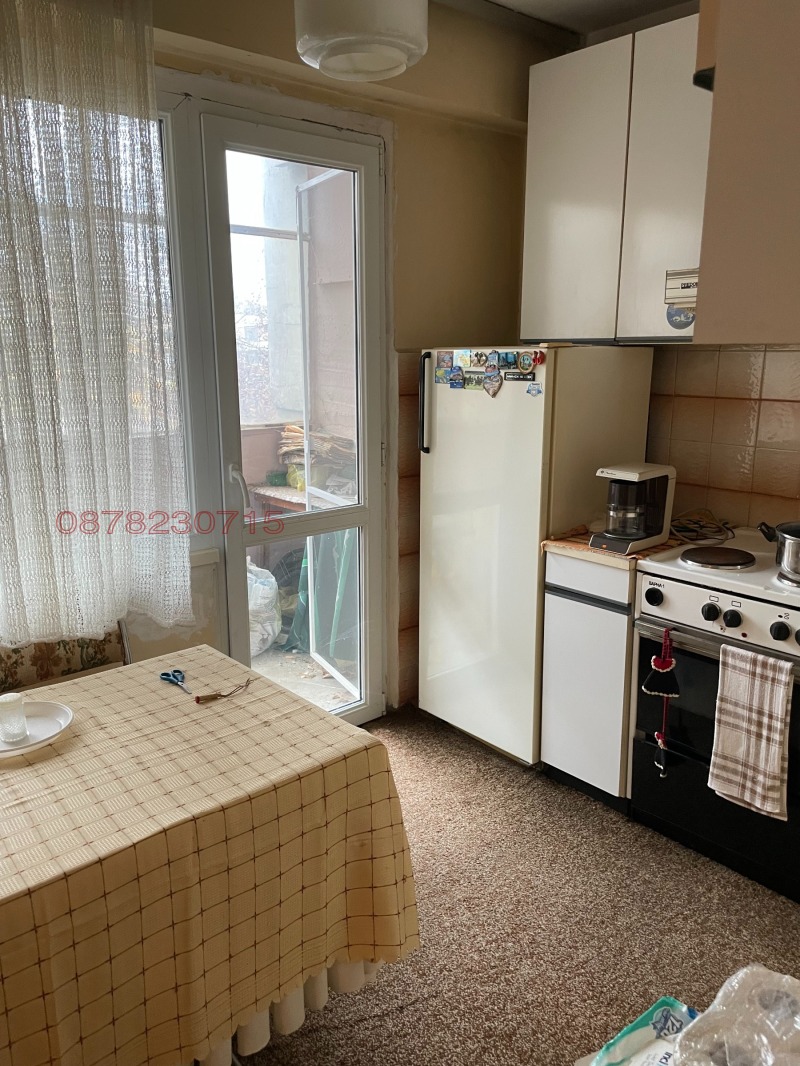 Продава 4-СТАЕН, гр. Русе, Чародейка - Юг, снимка 2 - Апартаменти - 52574577